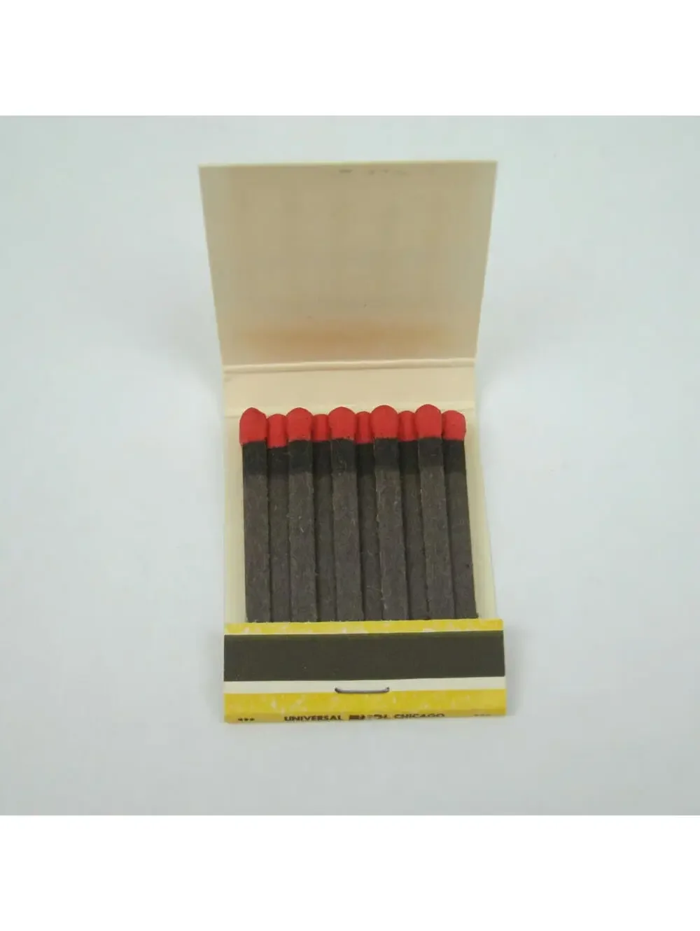 4 Vintage Matchbooks Ponderosa, Frischs Big Boy, Red Lobster & Cracker Barrel